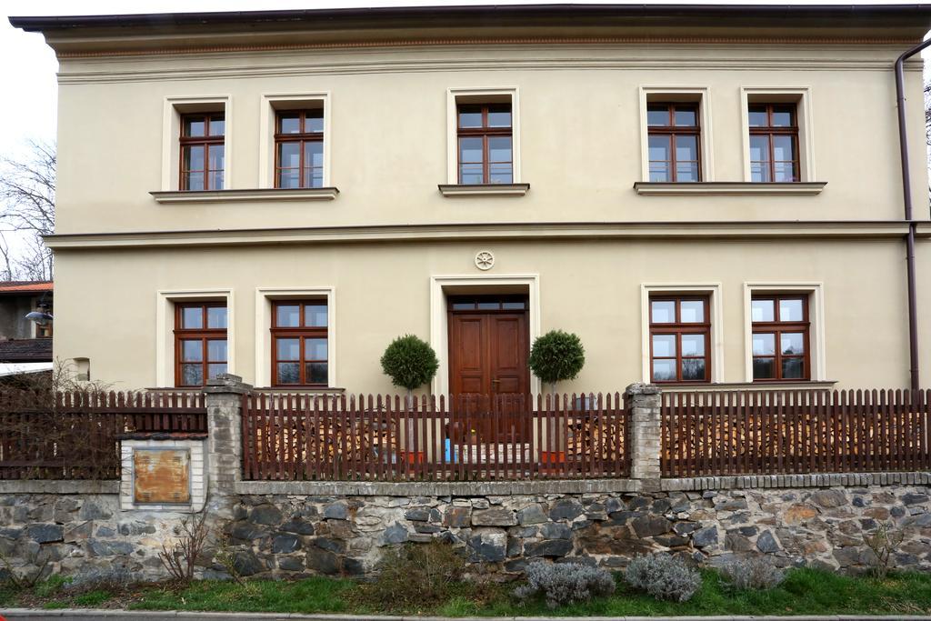 Penzion U Lasíků Unetice Exterior foto